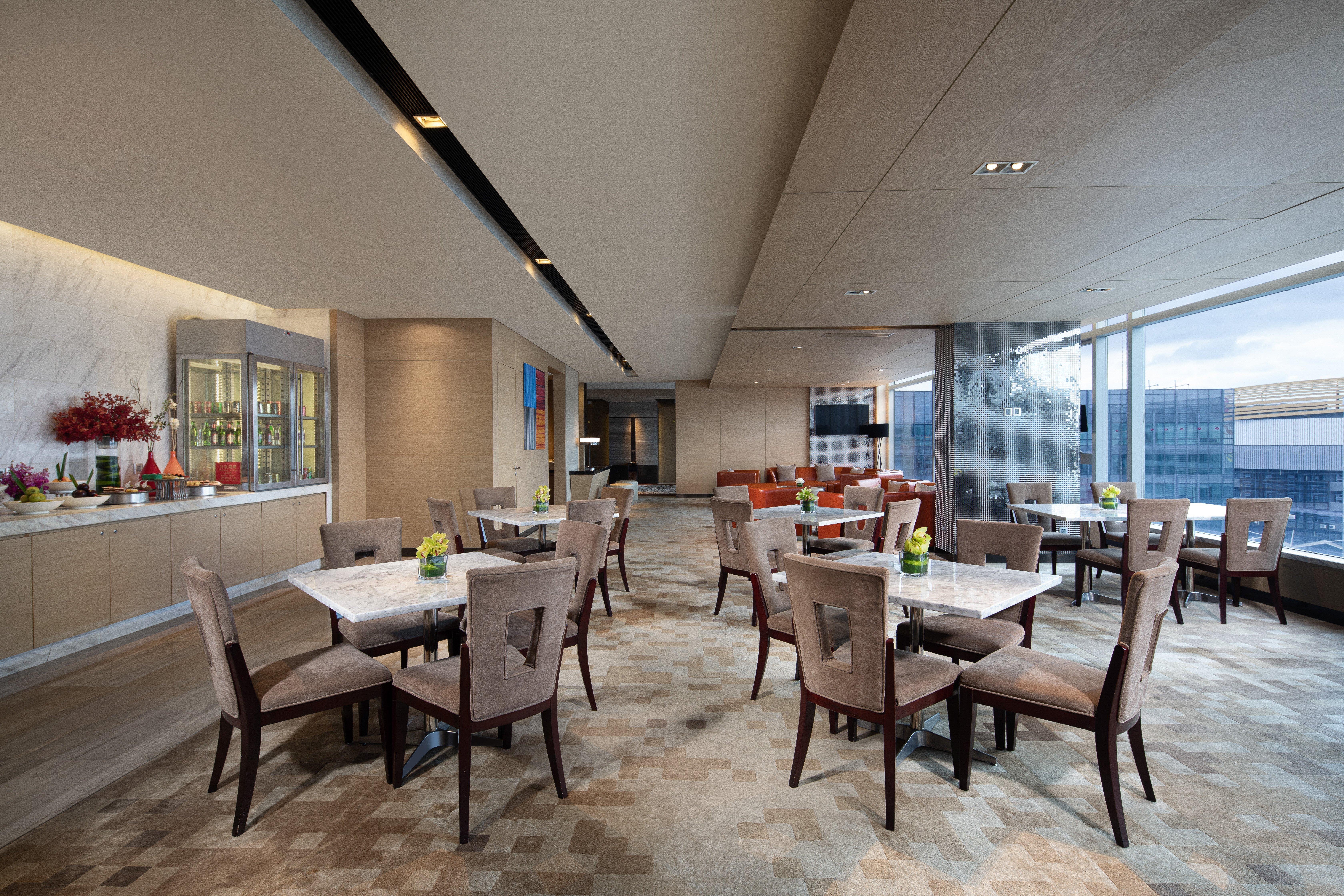 Crowne Plaza Guangzhou Huadu By Ihg - Free Shuttle Bus Between Hotel To Exhibition Center During Canton Fair ภายนอก รูปภาพ