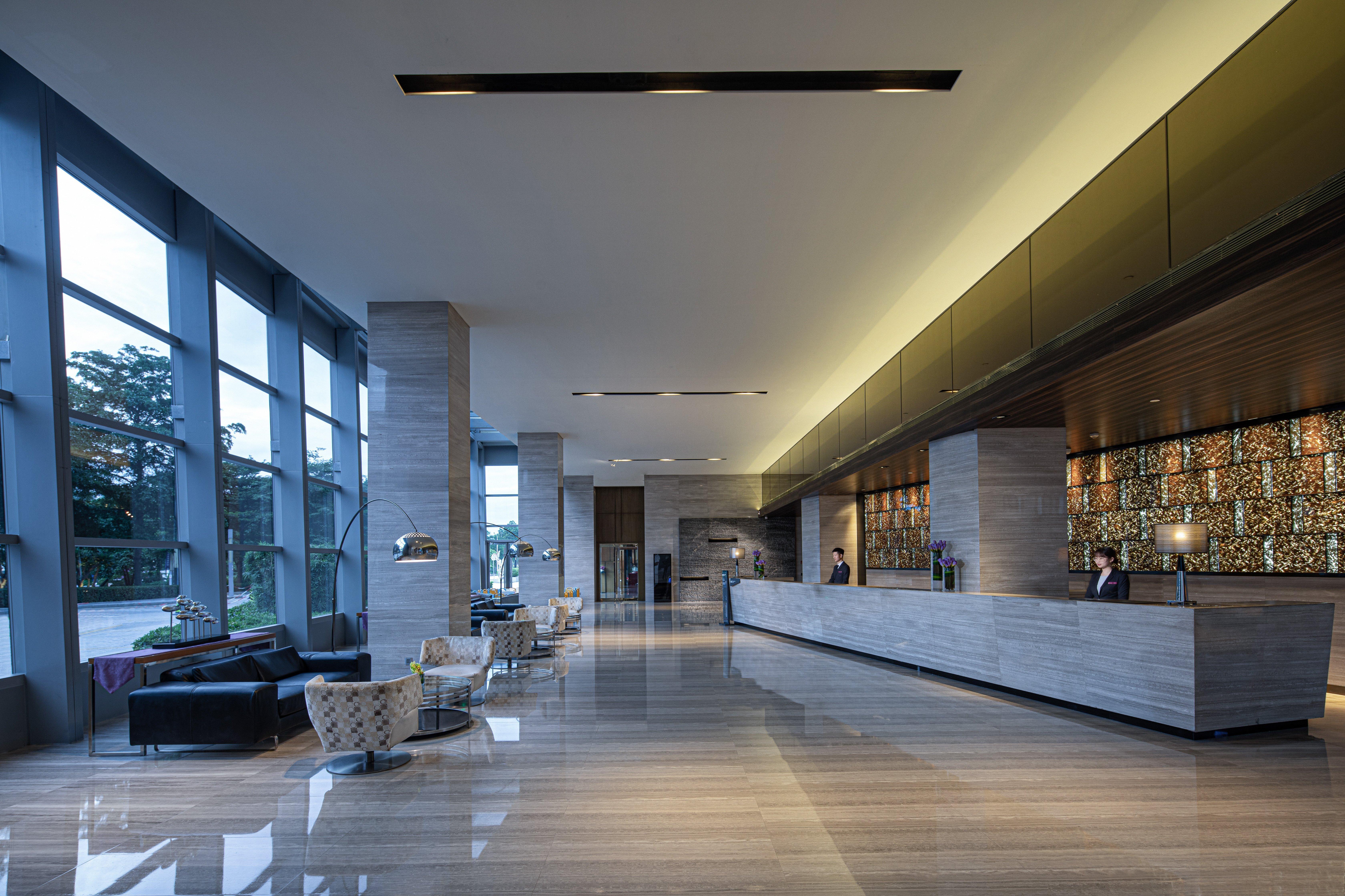 Crowne Plaza Guangzhou Huadu By Ihg - Free Shuttle Bus Between Hotel To Exhibition Center During Canton Fair ภายนอก รูปภาพ