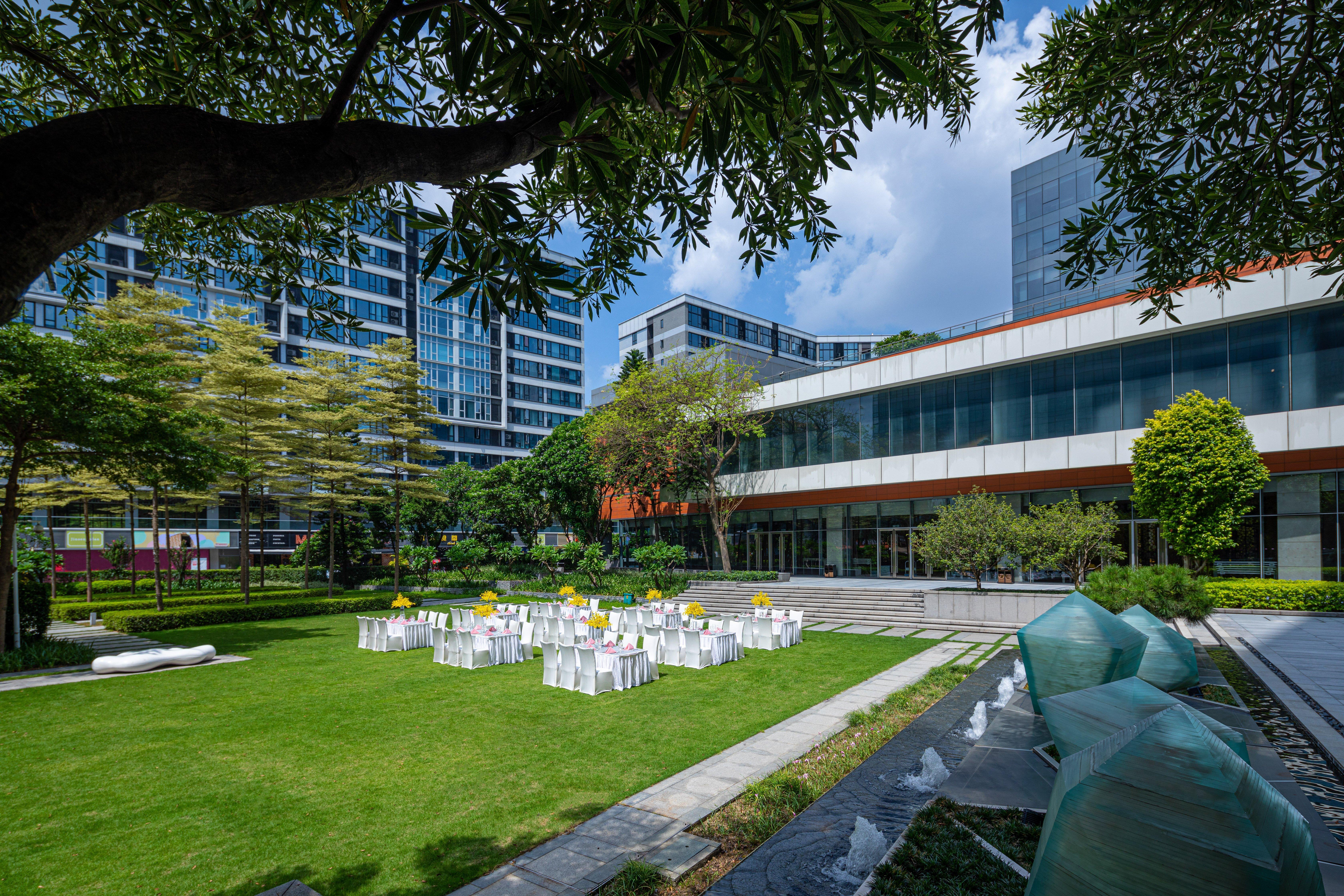 Crowne Plaza Guangzhou Huadu By Ihg - Free Shuttle Bus Between Hotel To Exhibition Center During Canton Fair ภายนอก รูปภาพ