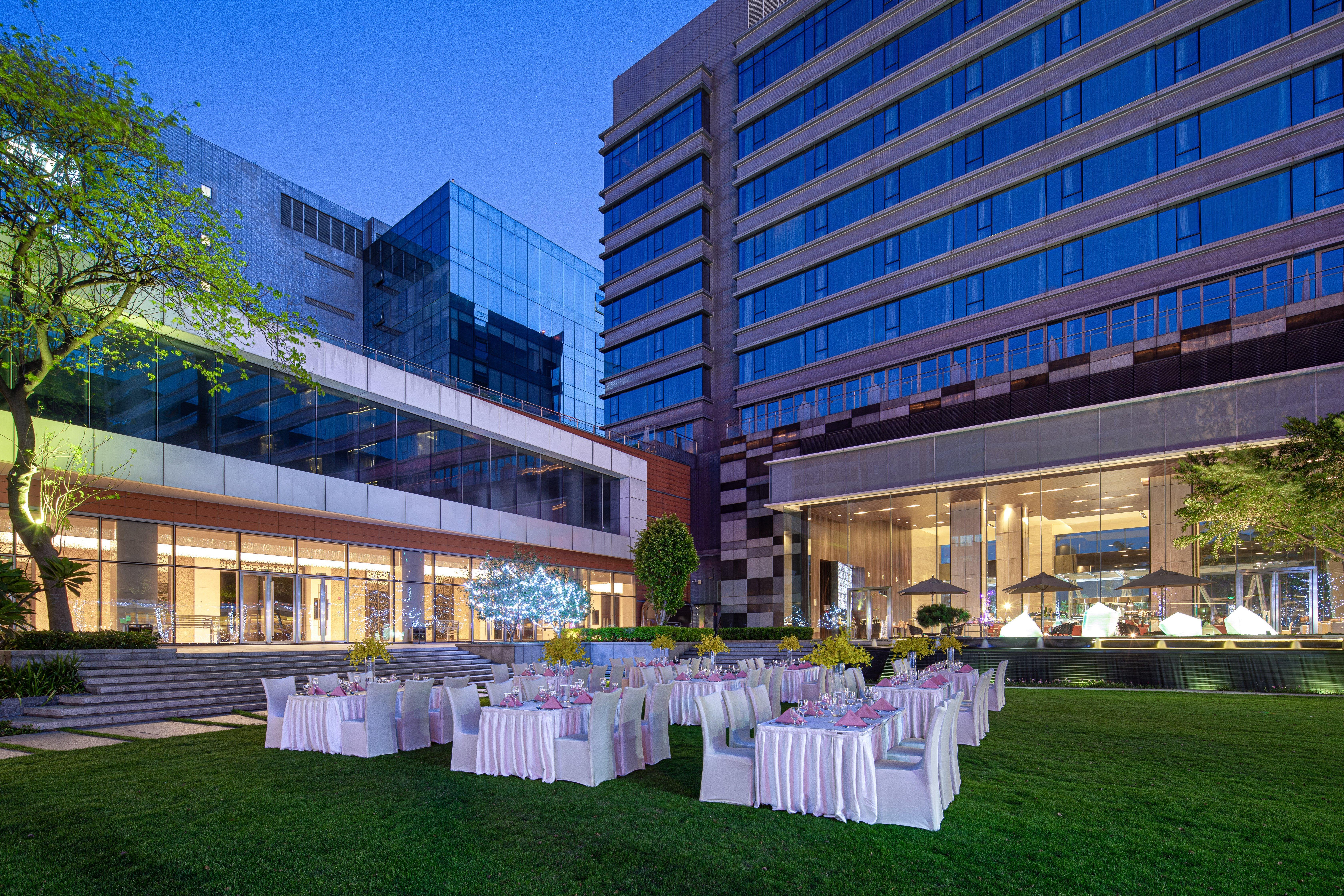 Crowne Plaza Guangzhou Huadu By Ihg - Free Shuttle Bus Between Hotel To Exhibition Center During Canton Fair ภายนอก รูปภาพ